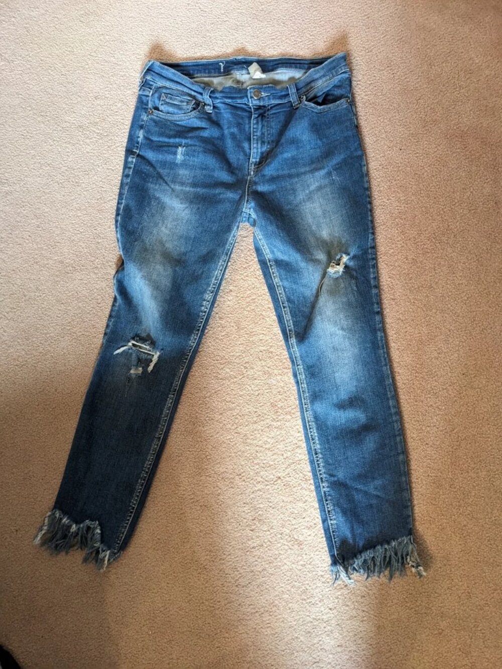 Free People Distressed Frayed Cropped Ankle Jeans Size 29 Soft Denim - Picture 2 of 7